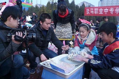 侯马电视台现场采访